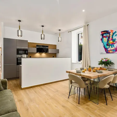 Loggias - Somptueux 4 Pieces - Parking - Terrasse - * Мантон