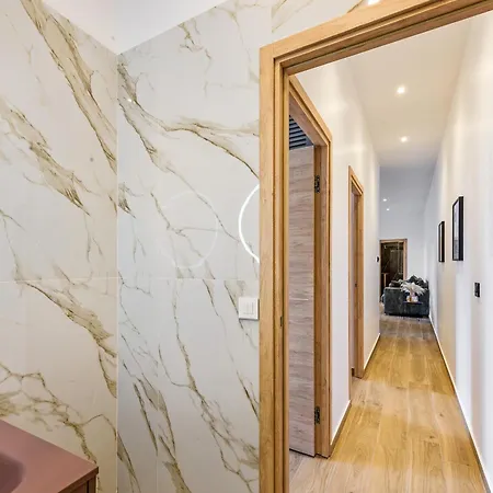 Διαμέρισμα Loggias - Somptueux 4 Pieces - Parking - Terrasse - *
