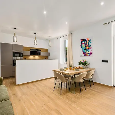 Апартаменти Loggias - Somptueux 4 Pieces - Parking - Terrasse - *