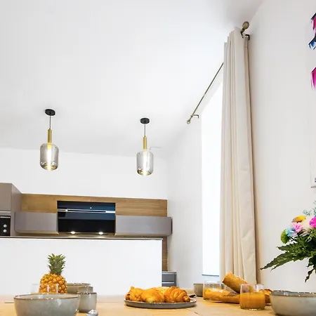 Loggias - Somptueux 4 Pieces - Parking - Terrasse - Μεντόν
