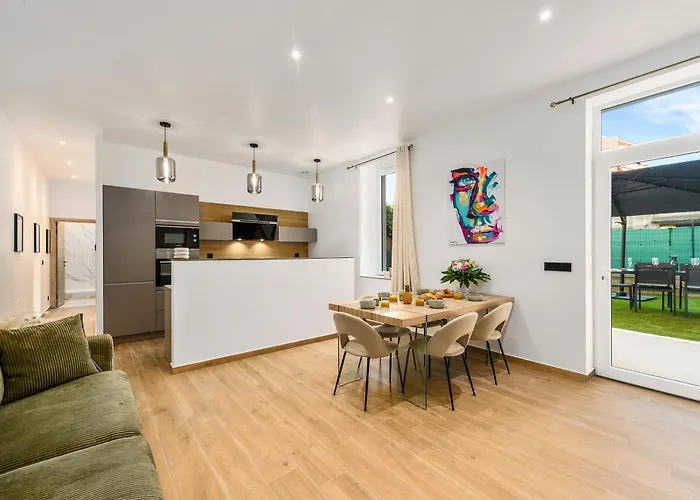 Διαμέρισμα Loggias - Somptueux 4 Pieces - Parking - Terrasse - *